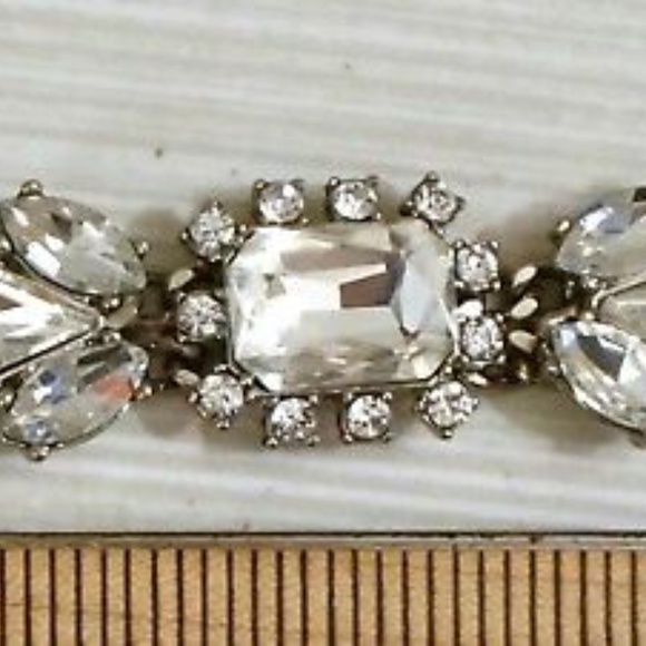WHBM Goldtone Chunky Rhinestone toggle bracelet - Picture 4 of 6